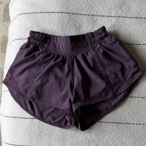 Lululemon LR 2.5” Hotty Hot Shorts size 0